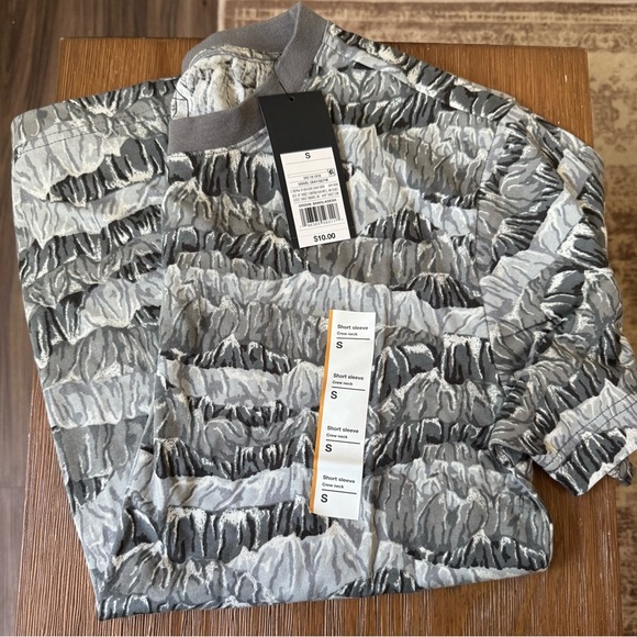 NWT Men’s Adult Original Use Relaxed Fit Short Sleeve T-Shirt - Picture 2 of 3